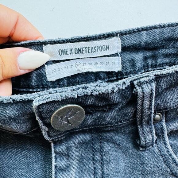 ONE TEASPOON High Long Rise Harlets Distressed Black Wash Denim Cutoffs Short 25 - Picture 10 of 11